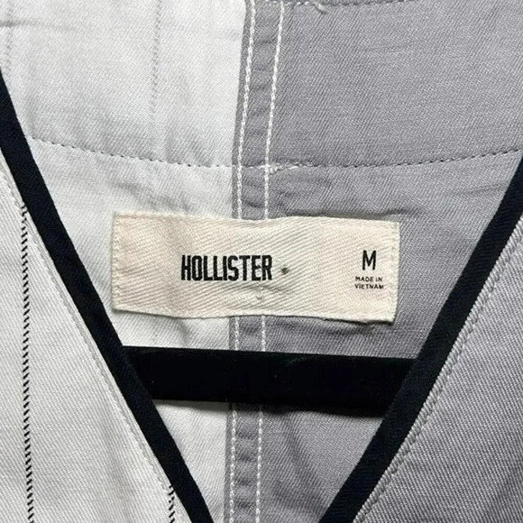 NWOT Hollister Men’s Button Down Baseball Jersey Shirt Gray White Black Size M - Picture 7 of 7